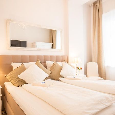 Fritz By Rockchair Apartments L Superhost Status L 3 Bedrooms Boxspringbeds 2 Bathrooms 2 Kitchen - Cozy Family & Business Flair Welcomes You! Berlin Eksteriør billede