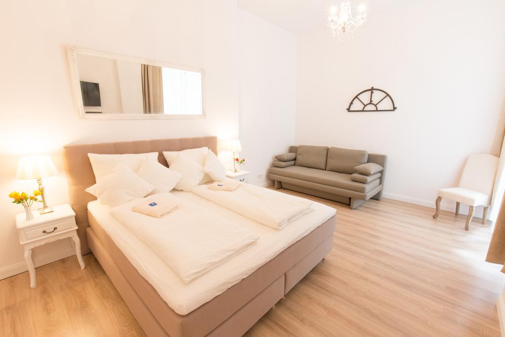 Fritz By Rockchair Apartments L Superhost Status L 3 Bedrooms Boxspringbeds 2 Bathrooms 2 Kitchen - Cozy Family & Business Flair Welcomes You! Berlin Eksteriør billede