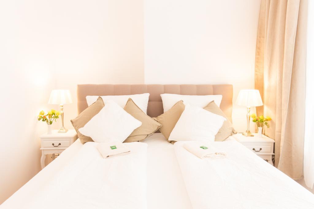 Fritz By Rockchair Apartments L Superhost Status L 3 Bedrooms Boxspringbeds 2 Bathrooms 2 Kitchen - Cozy Family & Business Flair Welcomes You! Berlin Eksteriør billede