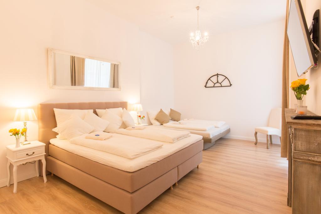 Fritz By Rockchair Apartments L Superhost Status L 3 Bedrooms Boxspringbeds 2 Bathrooms 2 Kitchen - Cozy Family & Business Flair Welcomes You! Berlin Eksteriør billede