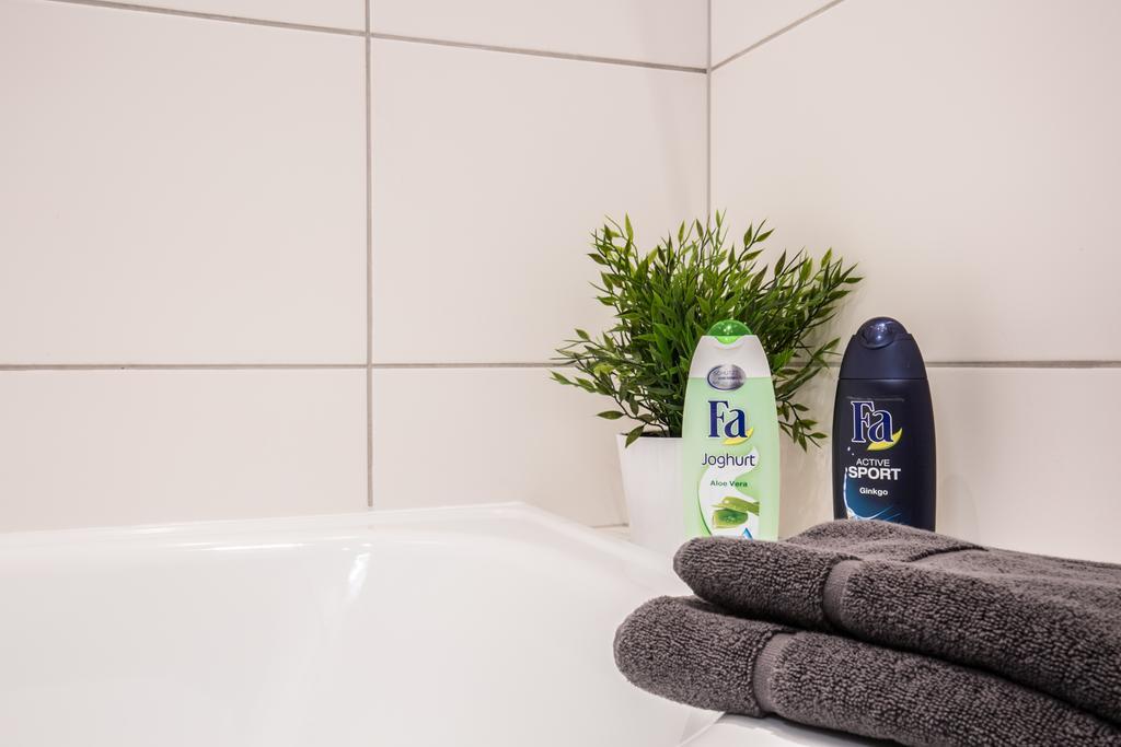 Fritz By Rockchair Apartments L Superhost Status L 3 Bedrooms Boxspringbeds 2 Bathrooms 2 Kitchen - Cozy Family & Business Flair Welcomes You! Berlin Eksteriør billede