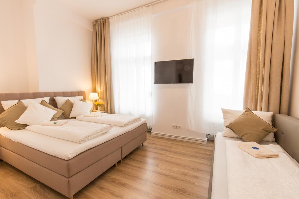 Fritz By Rockchair Apartments L Superhost Status L 3 Bedrooms Boxspringbeds 2 Bathrooms 2 Kitchen - Cozy Family & Business Flair Welcomes You! Berlin Eksteriør billede